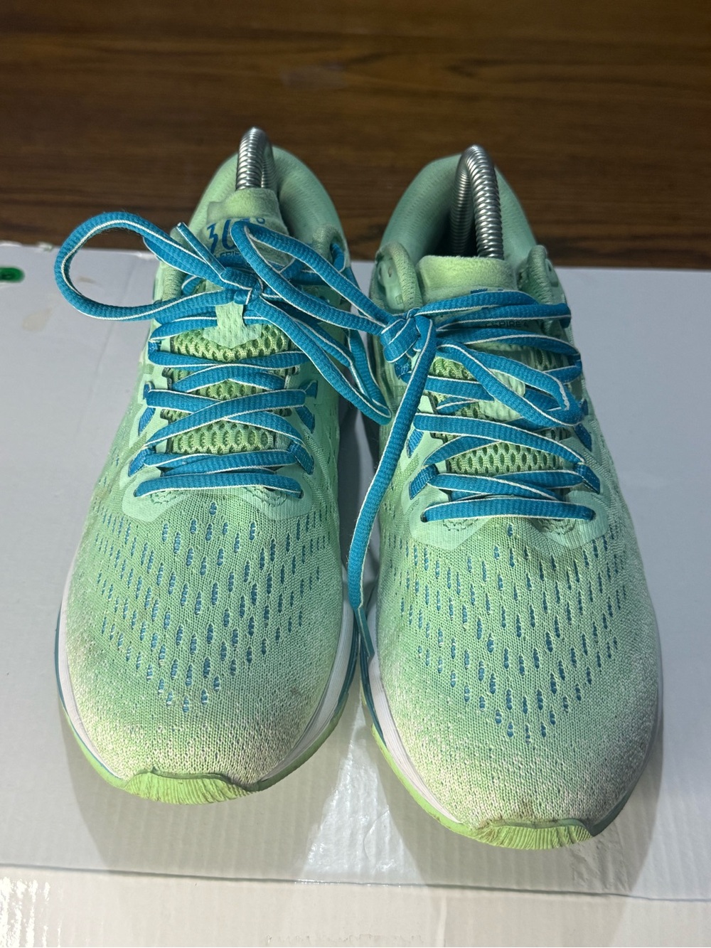 Women's Mint Green Athletic Running Shoes with Teal Accents - Picture 4 of 6